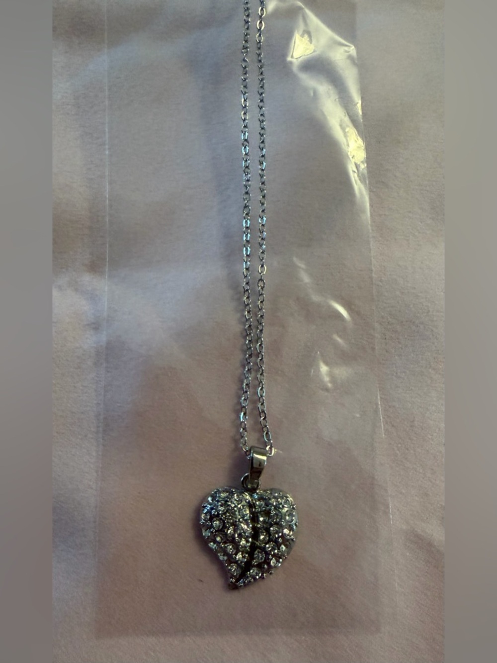 fresh NWT Silver Heart Crystal Pendant Necklace 18”